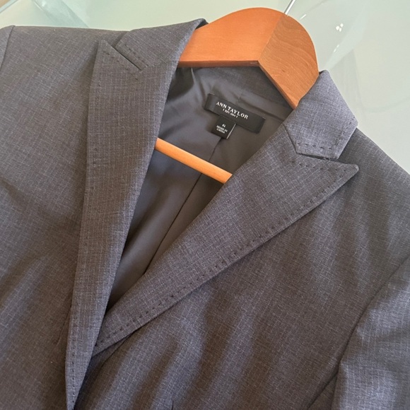 Ann Taylor Blazer Ann Taylor Virgin WOOL Pinstriped Blazer with Stretch Size 6 - Picture 6 of 10